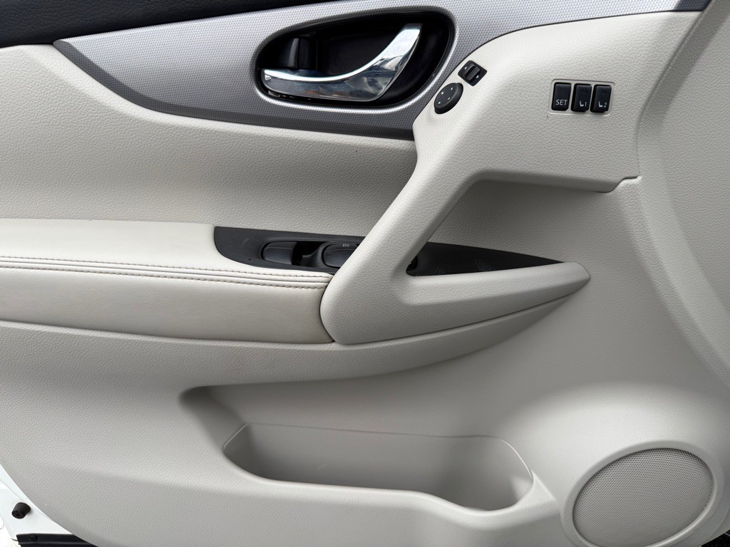 2020 Nissan Rogue Image 27