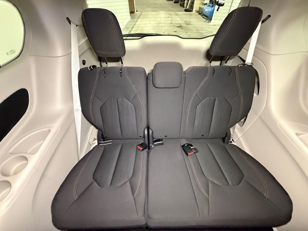 2019 Chrysler Pacifica Image 12