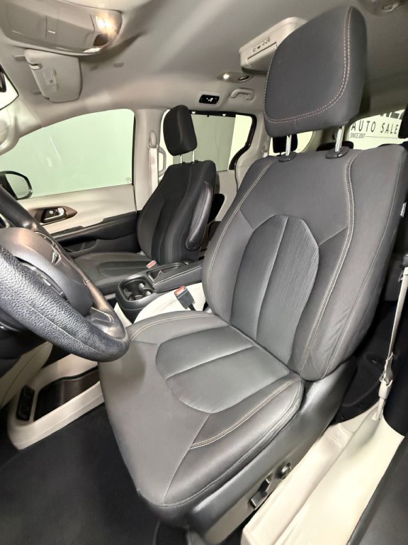 2019 Chrysler Pacifica Image 15