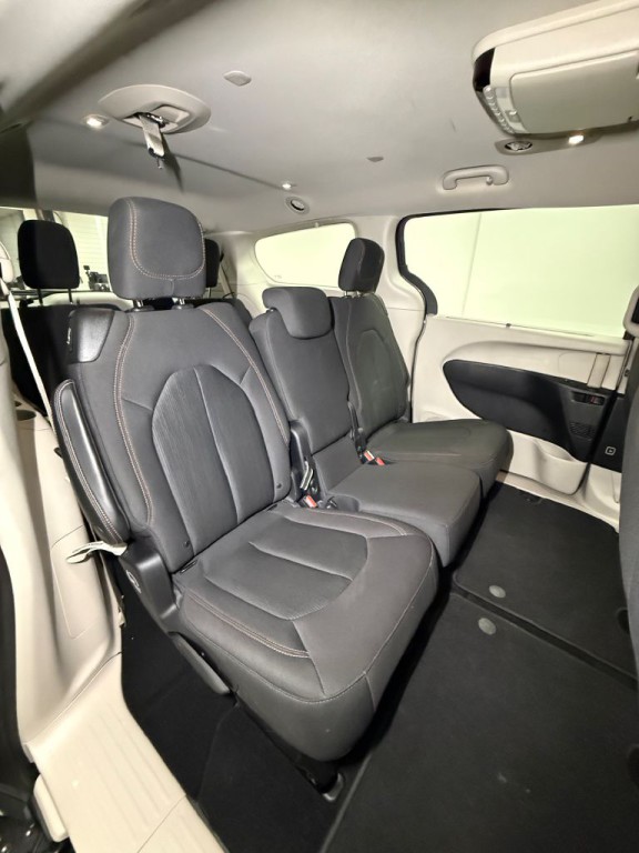 2019 Chrysler Pacifica Image 18