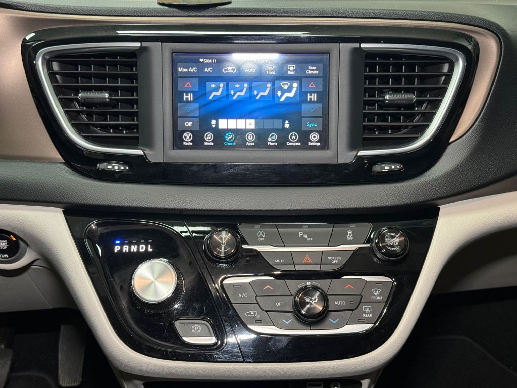 2019 Chrysler Pacifica Image 25