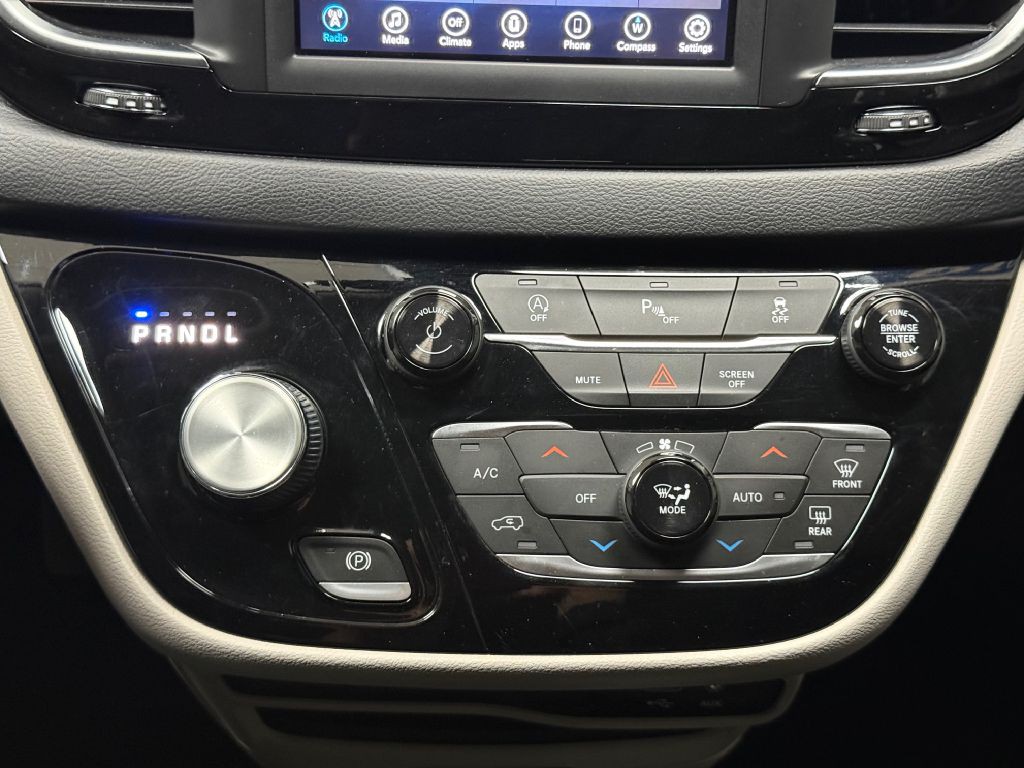 2019 Chrysler Pacifica Image 36