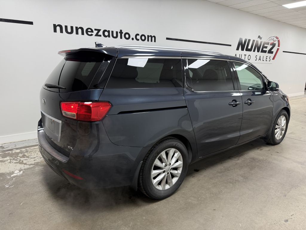 2016 Kia Sedona Image 3