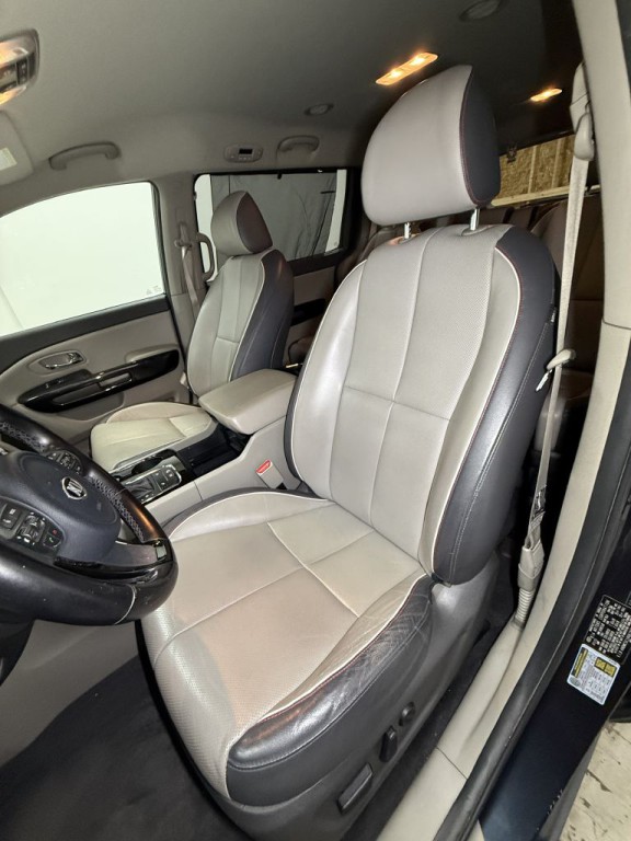 2016 Kia Sedona Image 9