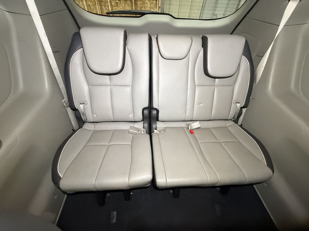 2016 Kia Sedona Image 15