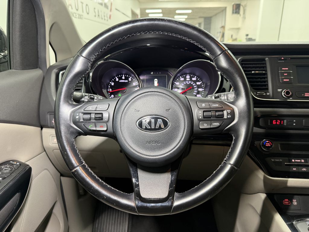 2016 Kia Sedona Image 19