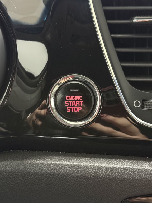 2016 Kia Sedona Image 25