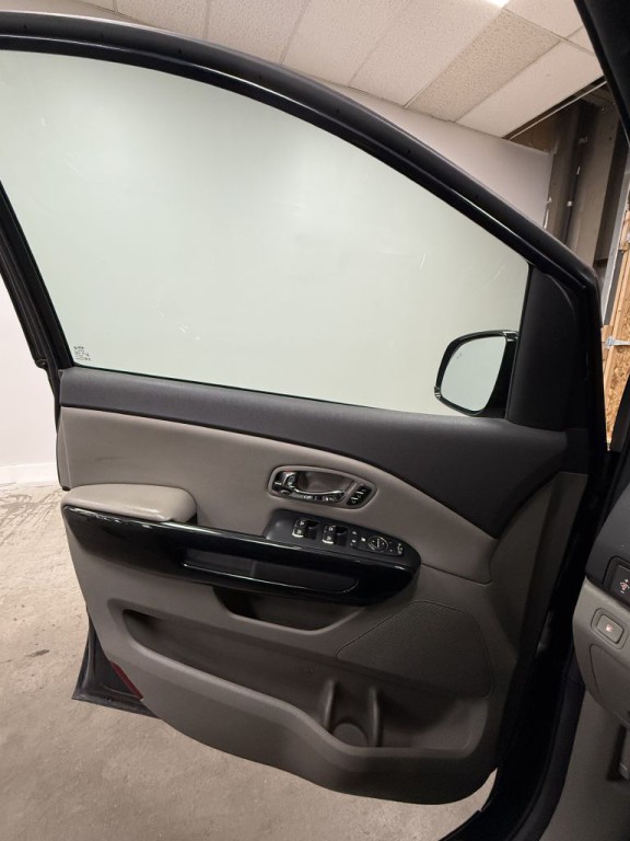 2016 Kia Sedona Image 28