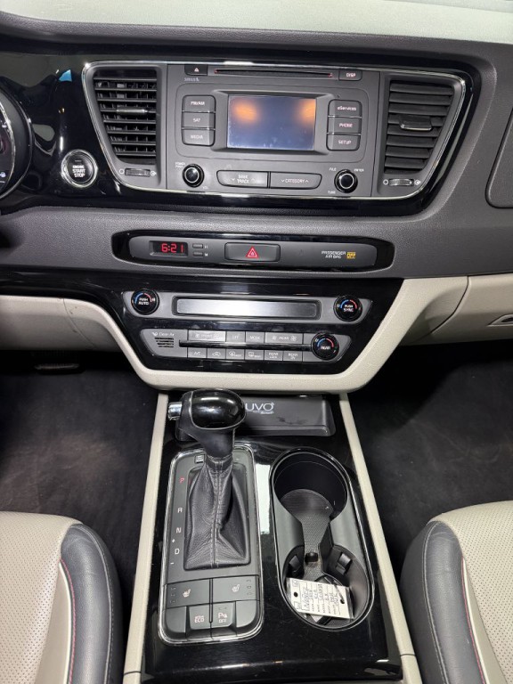 2016 Kia Sedona Image 30