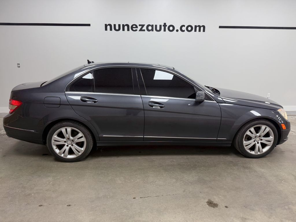 2011 Mercedes-Benz C-Class Image 2