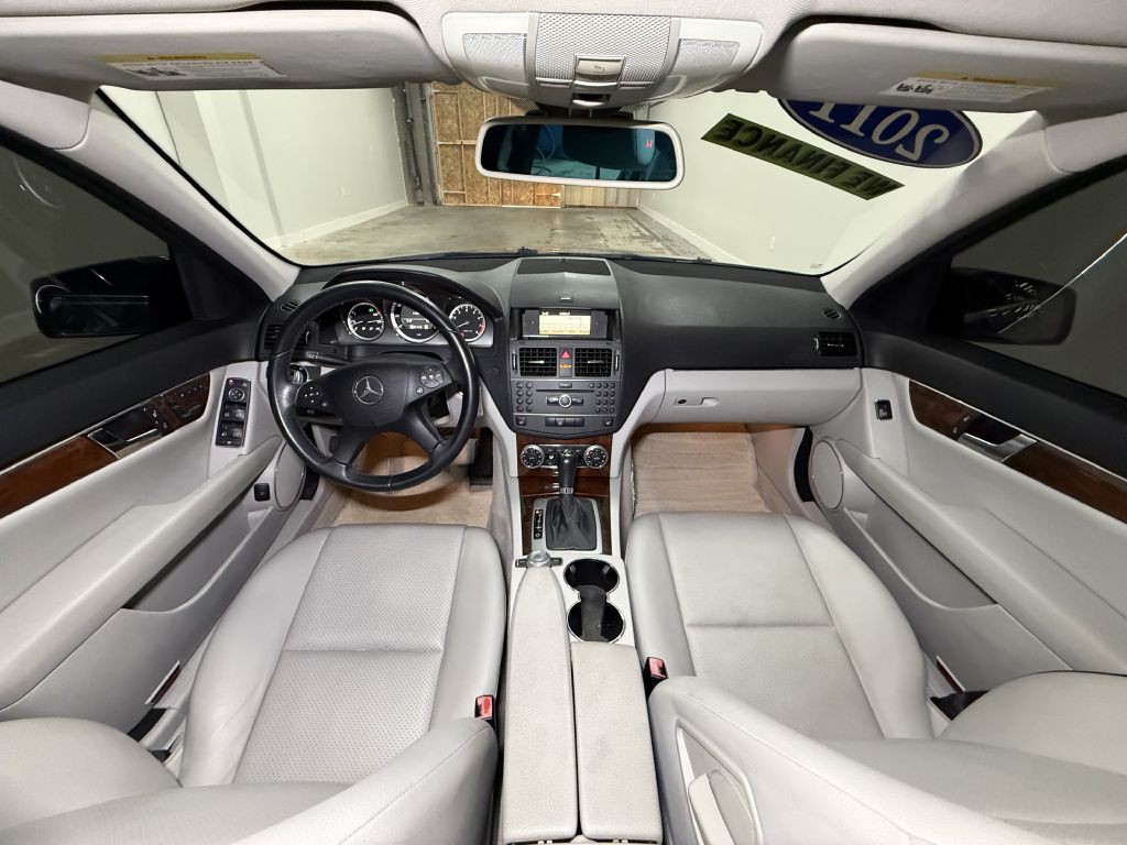 2011 Mercedes-Benz C-Class Image 11
