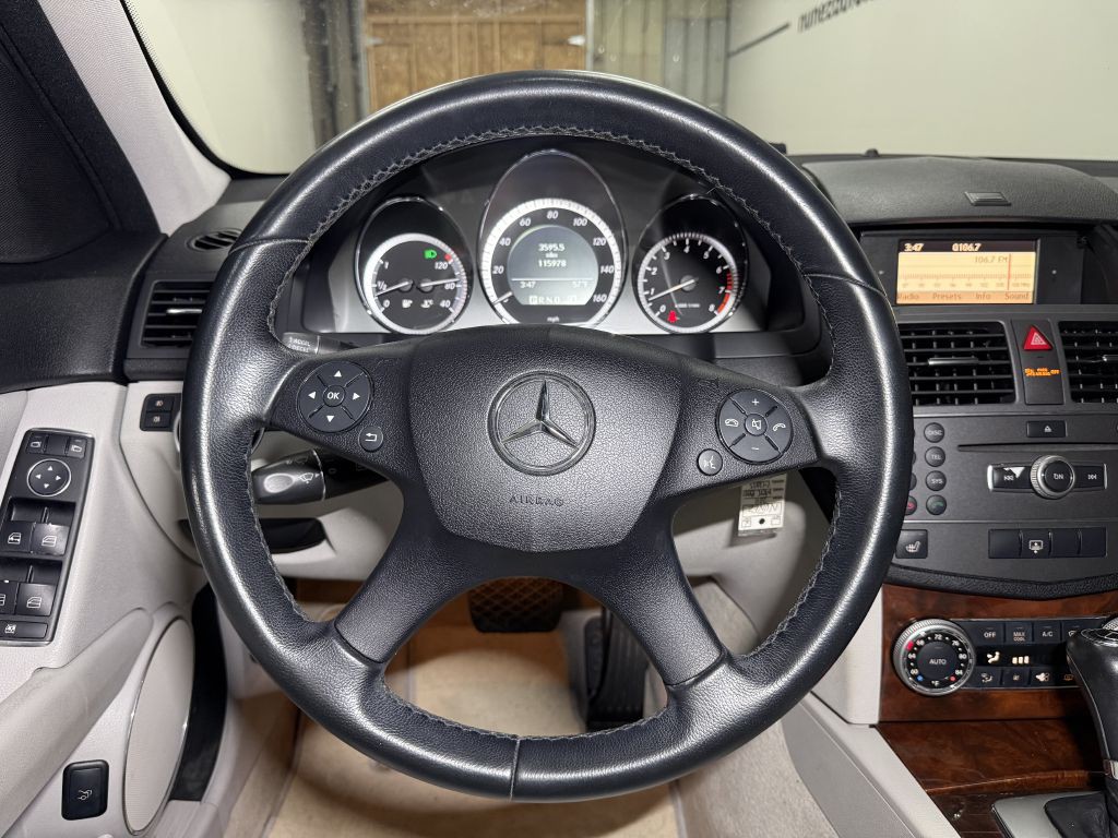 2011 Mercedes-Benz C-Class Image 12