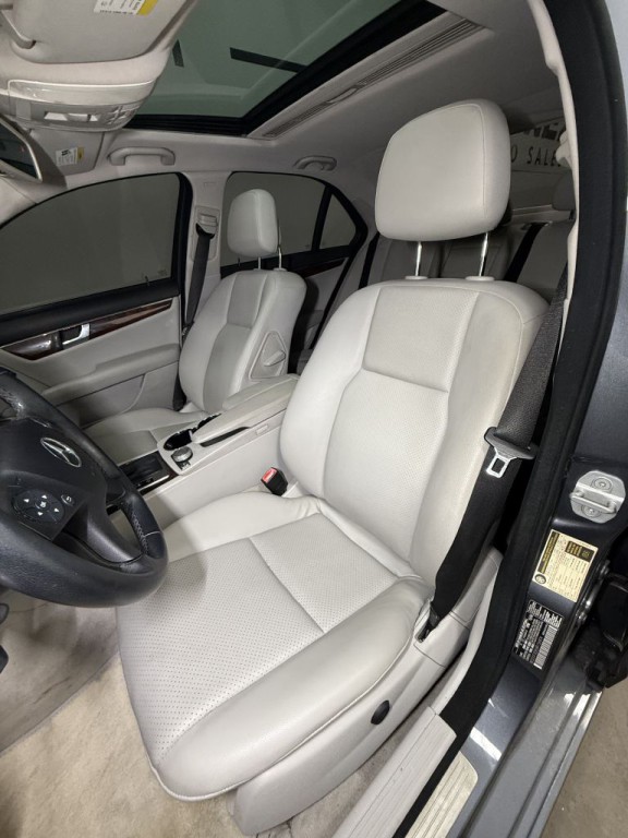 2011 Mercedes-Benz C-Class Image 14