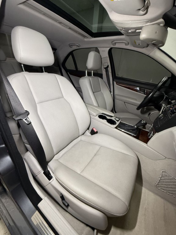 2011 Mercedes-Benz C-Class Image 17