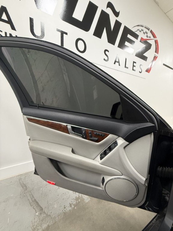 2011 Mercedes-Benz C-Class Image 18