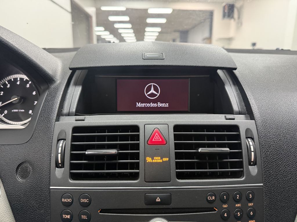 2011 Mercedes-Benz C-Class Image 20