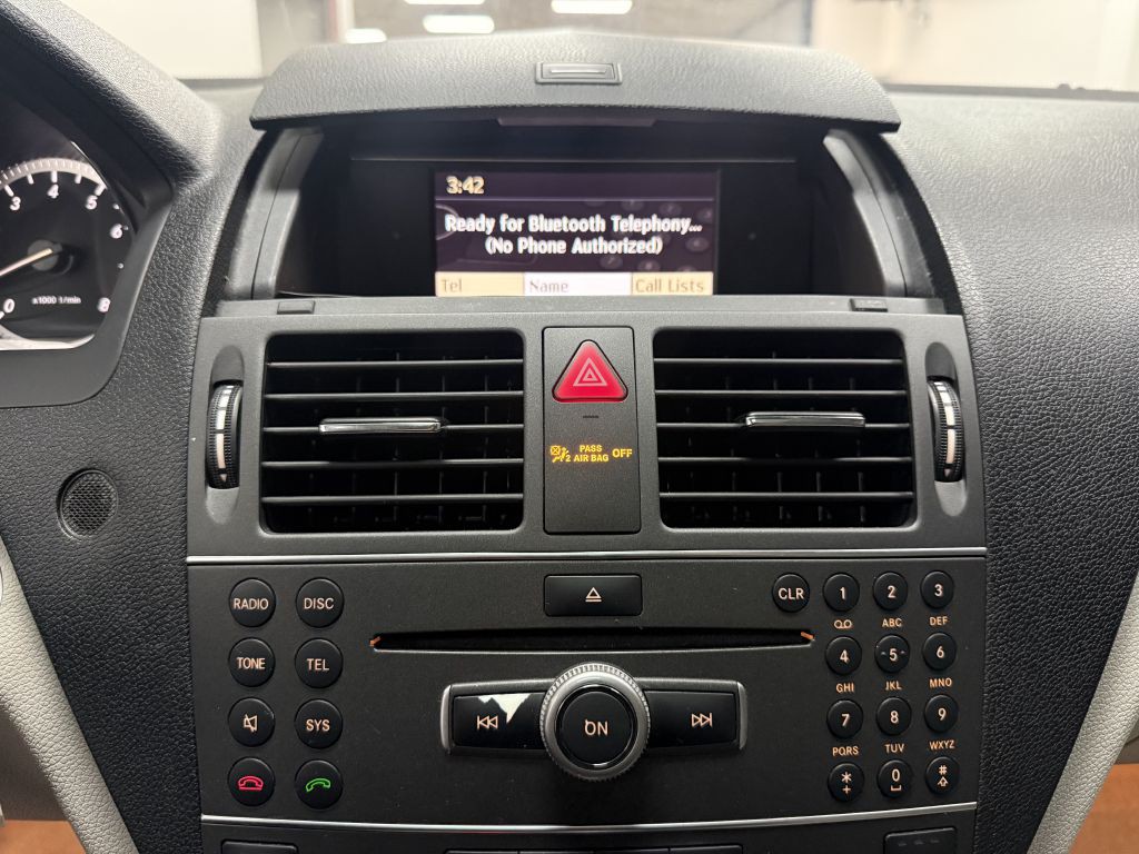 2011 Mercedes-Benz C-Class Image 21