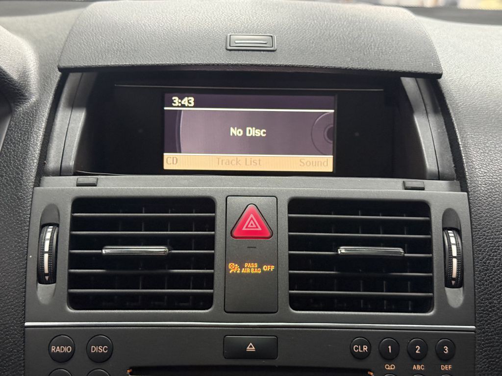 2011 Mercedes-Benz C-Class Image 23