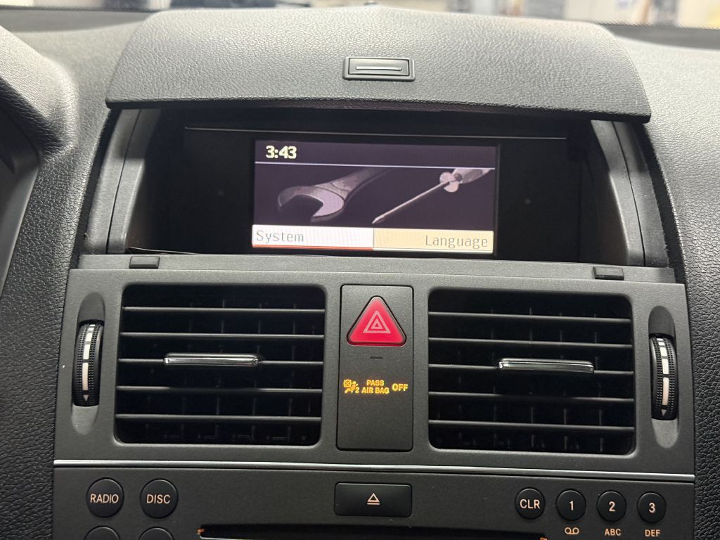 2011 Mercedes-Benz C-Class Image 24