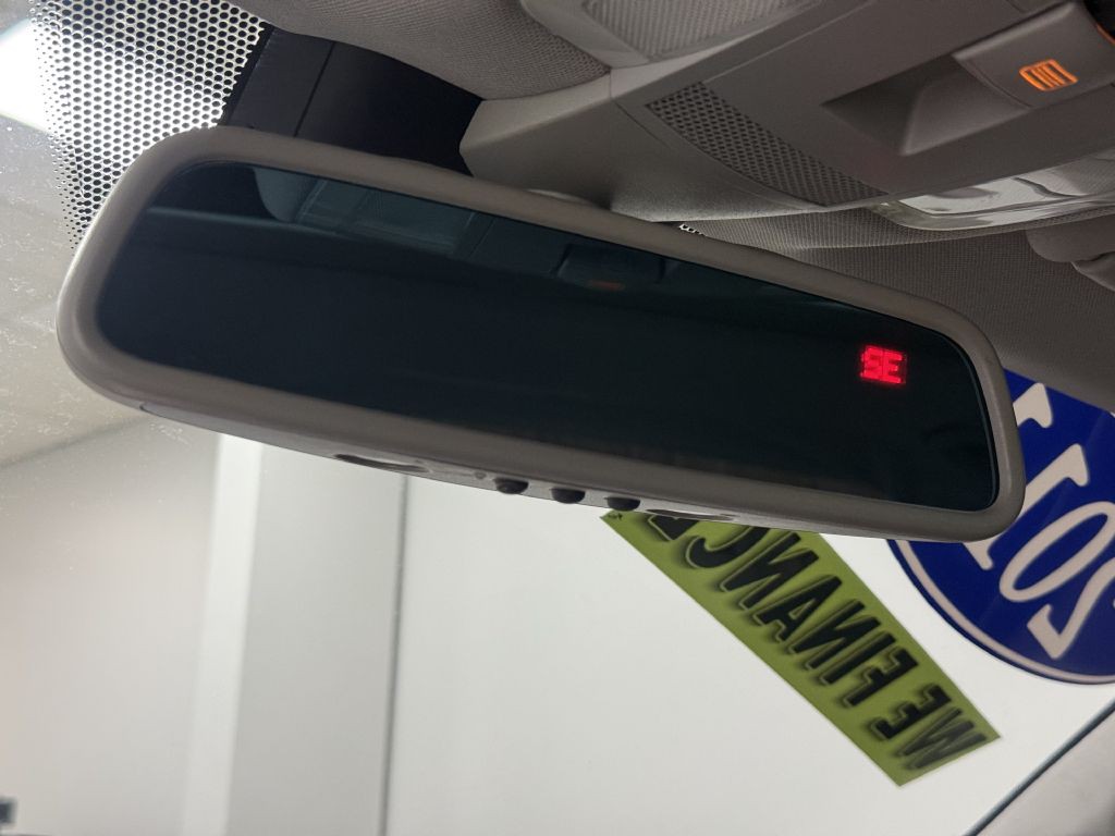 2011 Mercedes-Benz C-Class Image 27