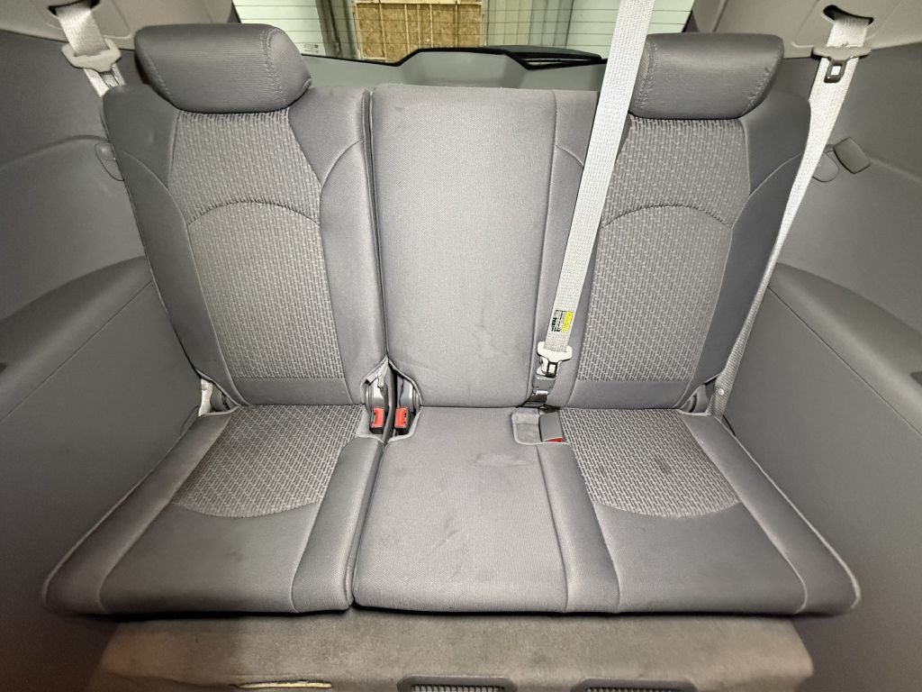 2011 Chevrolet Traverse Image 12