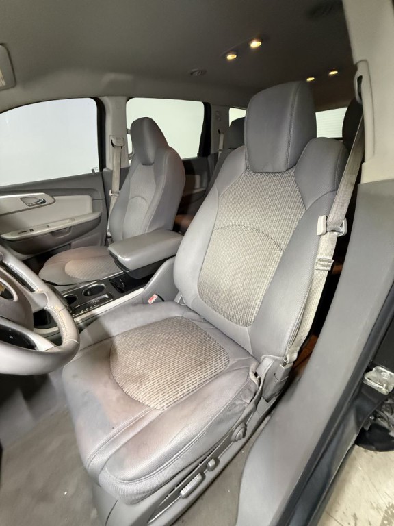 2011 Chevrolet Traverse Image 14