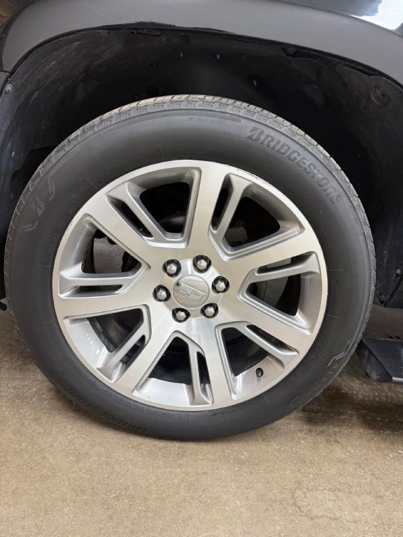 2012 Cadillac Escalade Image 9