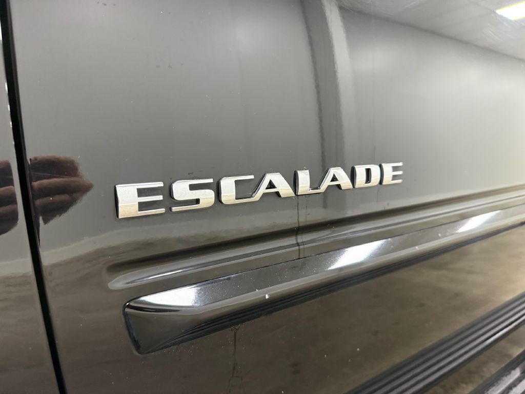2012 Cadillac Escalade Image 10