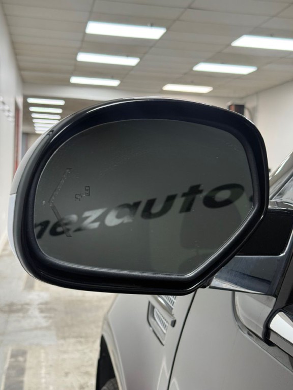 2012 Cadillac Escalade Image 12