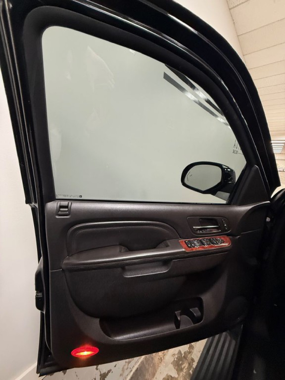 2012 Cadillac Escalade Image 13