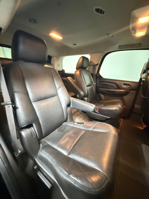 2012 Cadillac Escalade Image 20