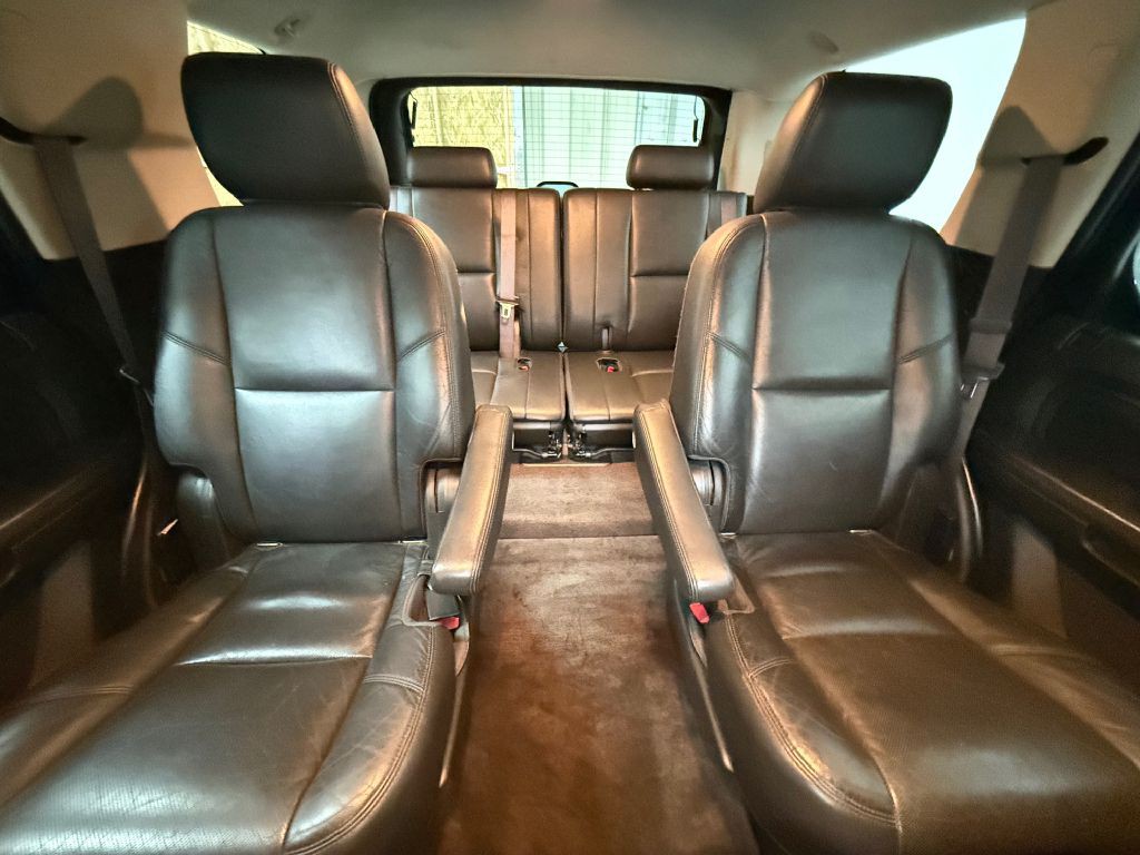 2012 Cadillac Escalade Image 23