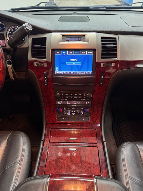 2012 Cadillac Escalade Image 26