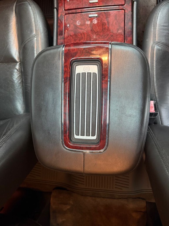 2012 Cadillac Escalade Image 27