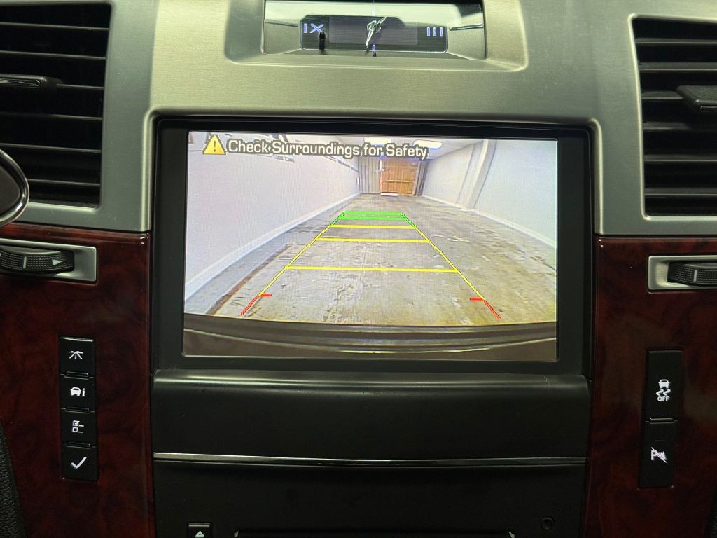 2012 Cadillac Escalade Image 31