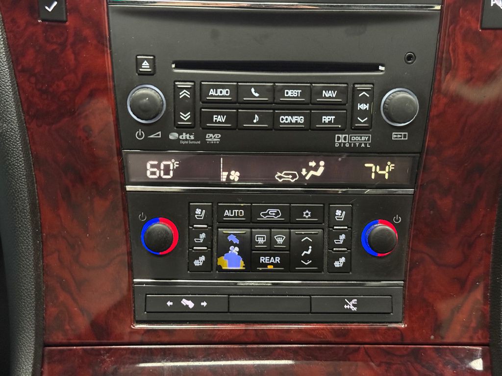 2012 Cadillac Escalade Image 32