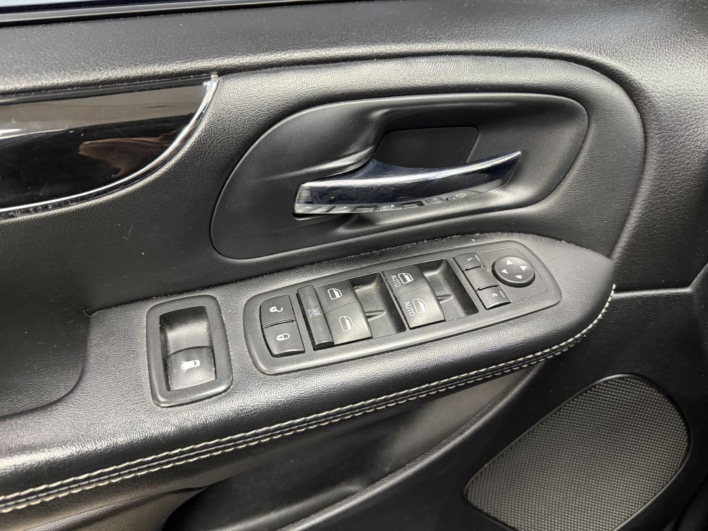 2016 Dodge Grand Caravan Image 10
