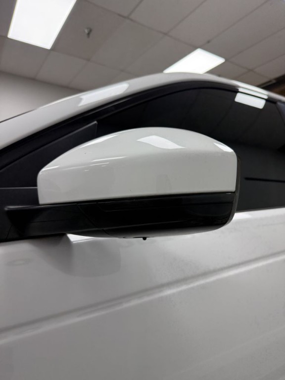 2017 Land Rover Discovery Sport Image 10