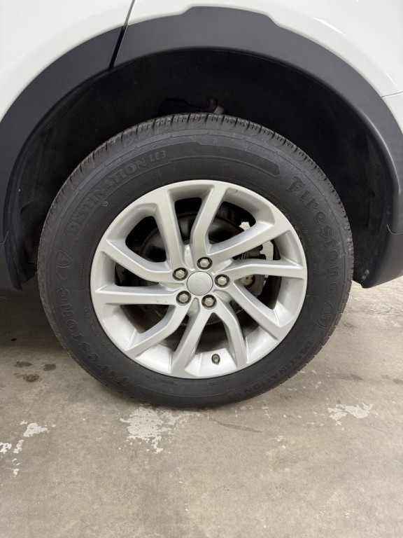 2017 Land Rover Discovery Sport Image 11