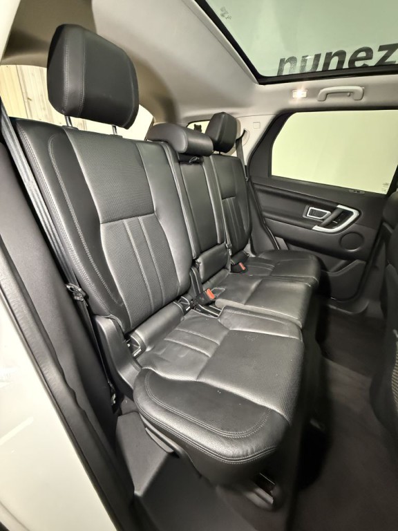 2017 Land Rover Discovery Sport Image 14