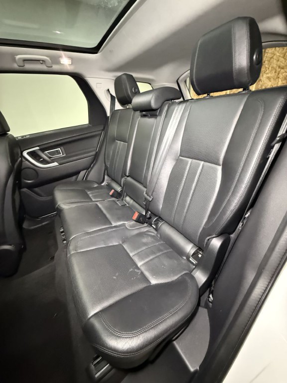 2017 Land Rover Discovery Sport Image 15