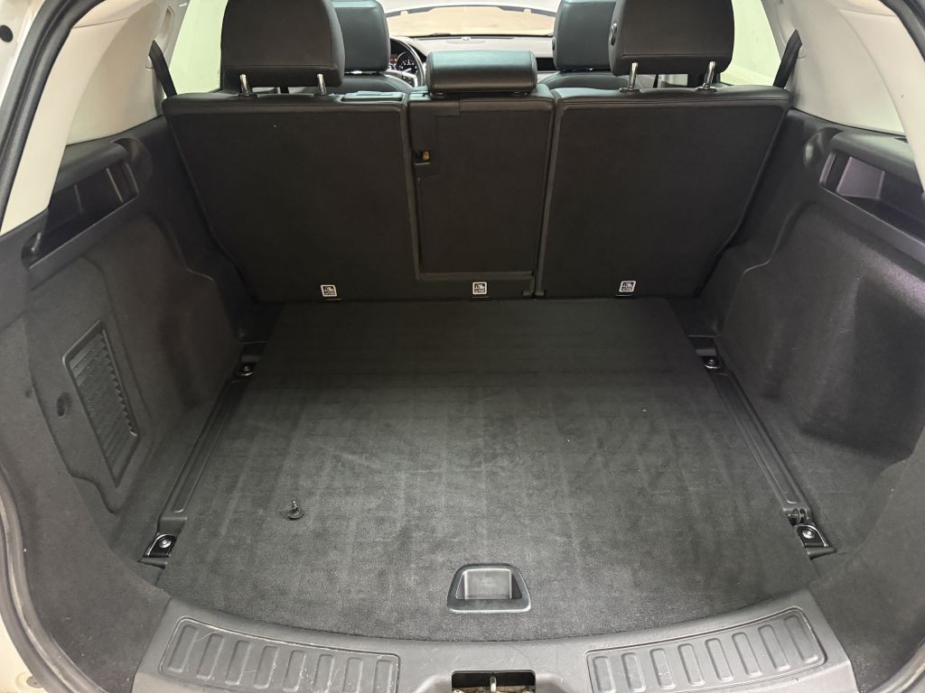 2017 Land Rover Discovery Sport Image 16