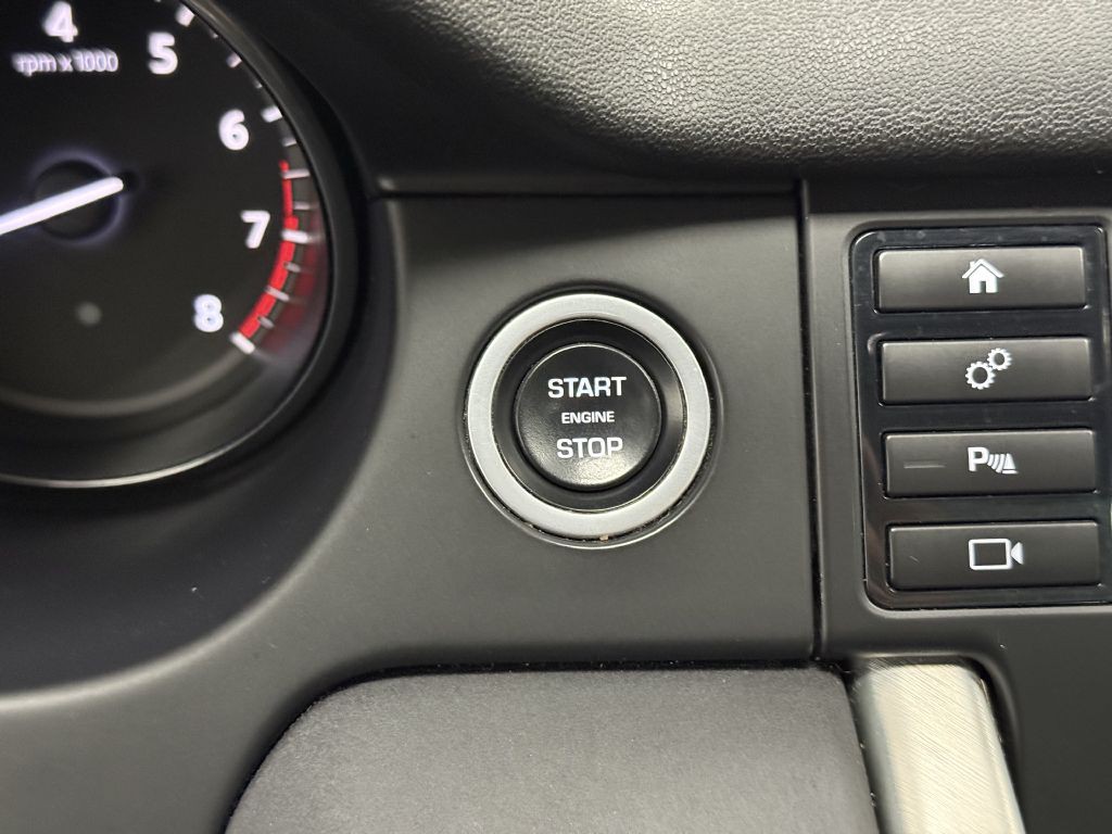 2017 Land Rover Discovery Sport Image 20