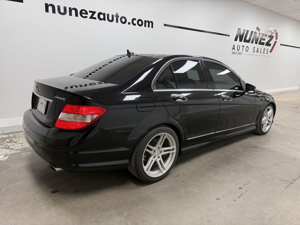 2011 Mercedes-Benz C-Class Image 3