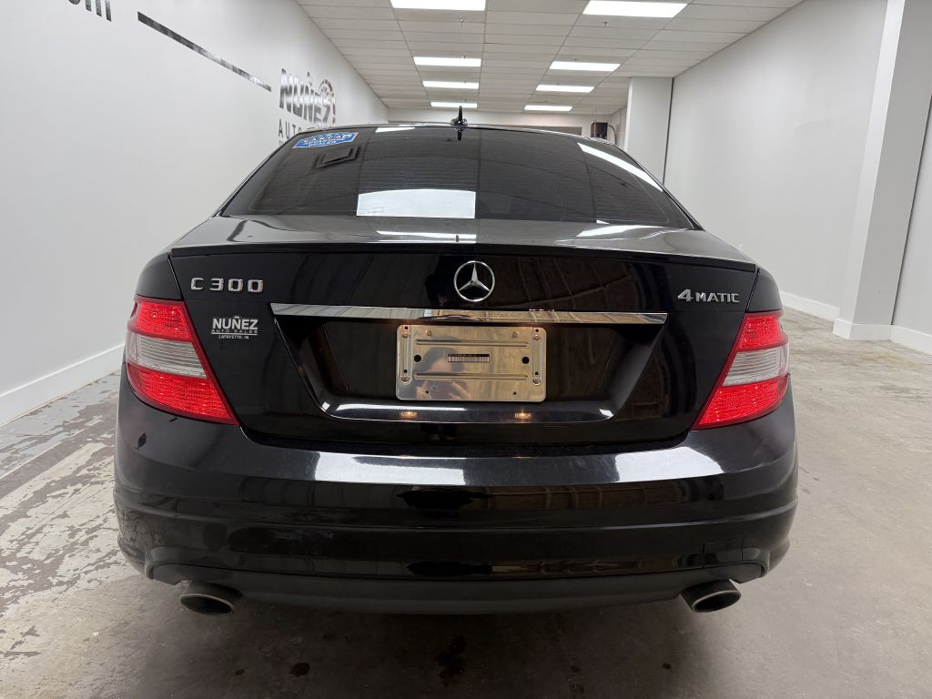 2011 Mercedes-Benz C-Class Image 4