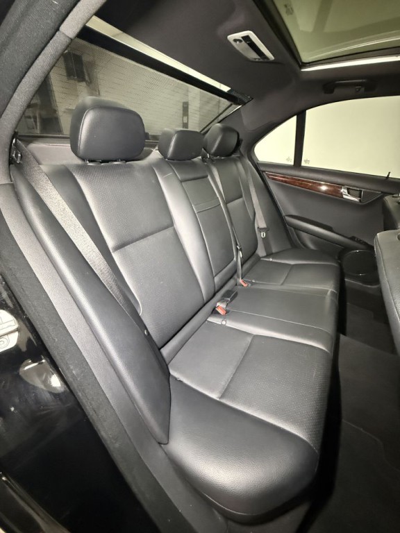 2011 Mercedes-Benz C-Class Image 12