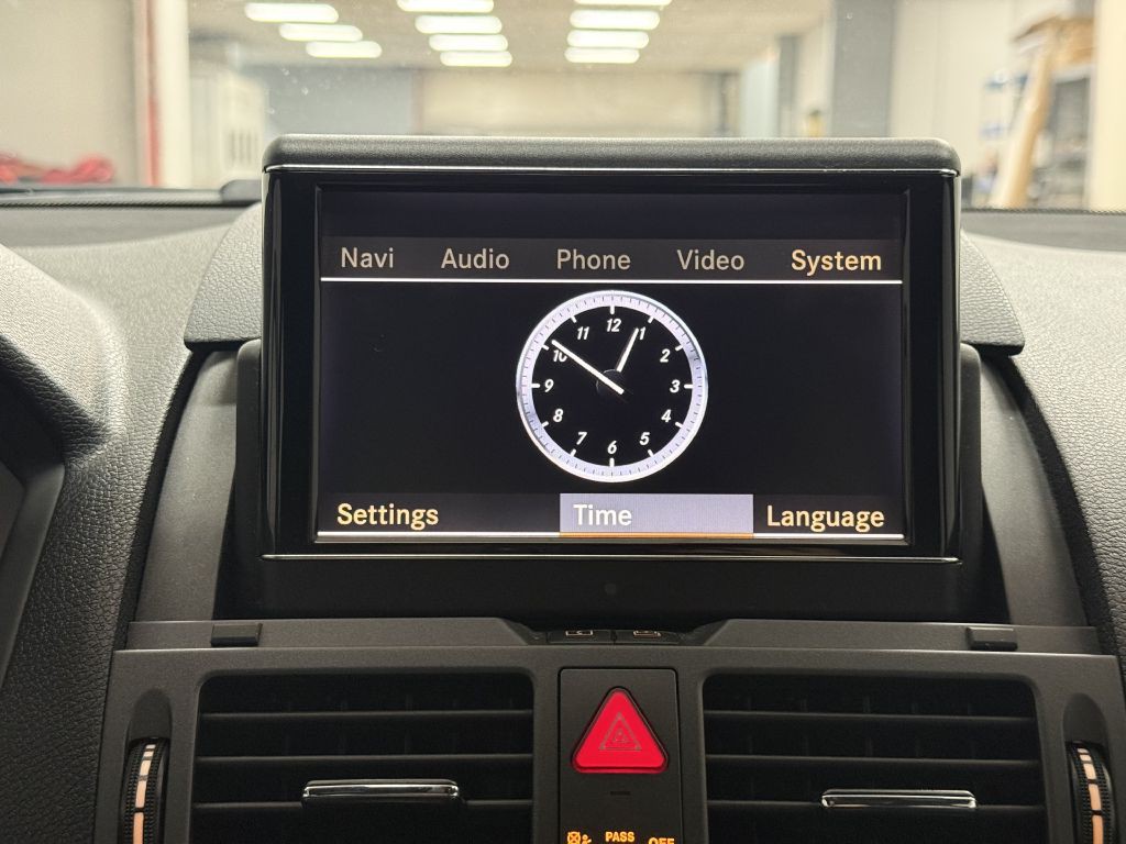 2011 Mercedes-Benz C-Class Image 20