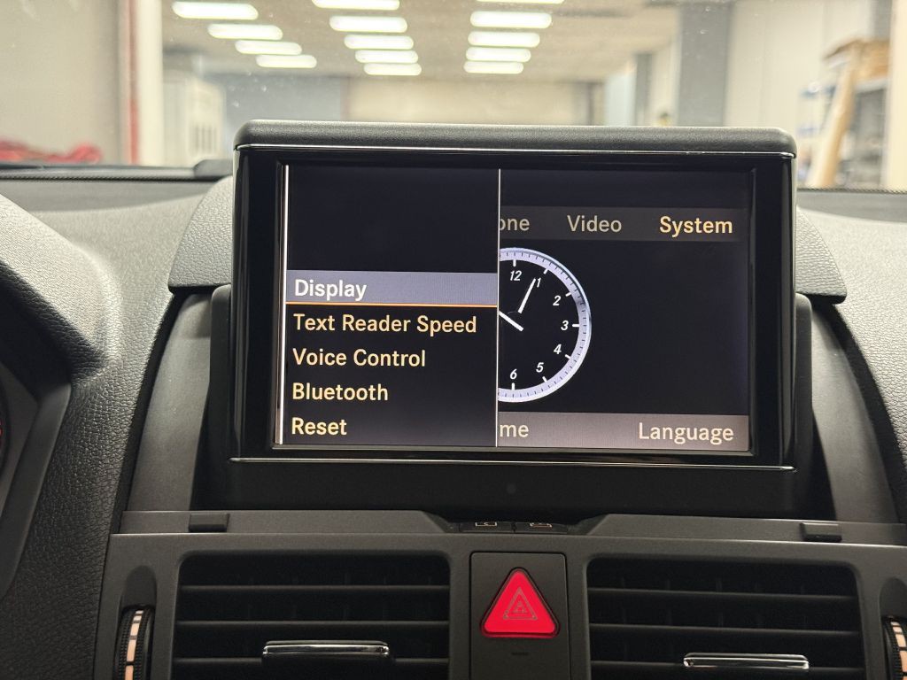 2011 Mercedes-Benz C-Class Image 21