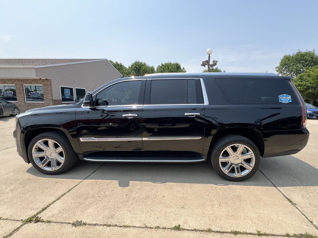 2017 Cadillac Escalade Image 6