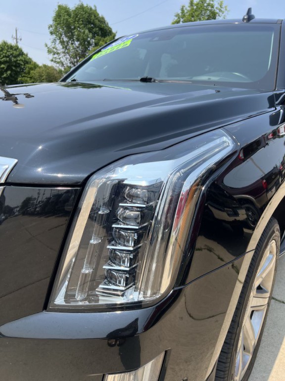 2017 Cadillac Escalade Image 9